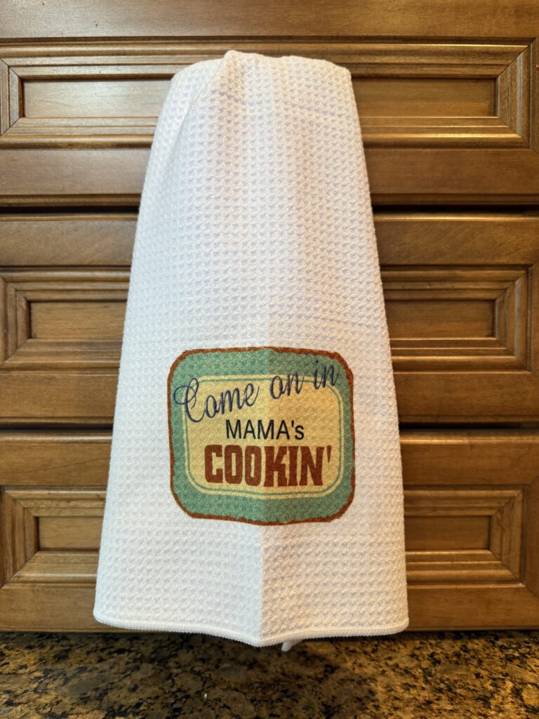 Kitchen Towel: Come on in Mama's Cookin"