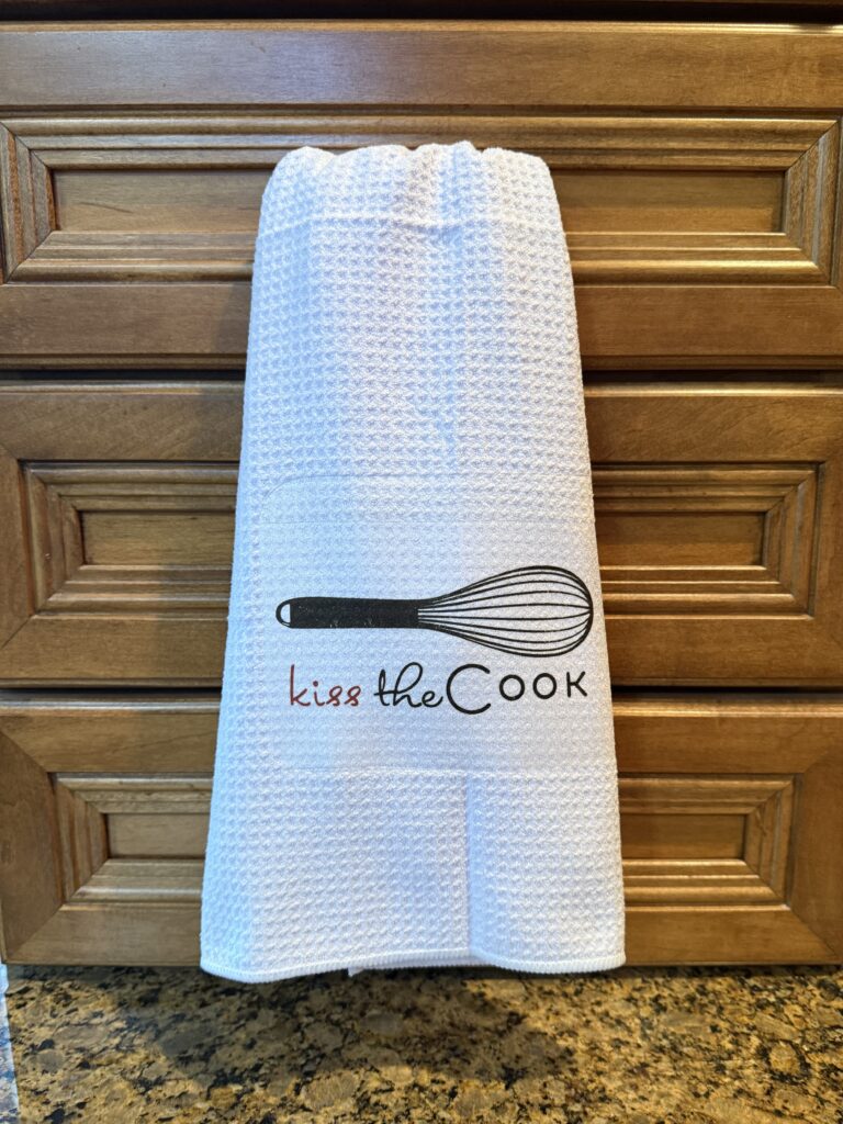Kitchen Towel: Kiss the Cook